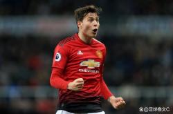 雷速体育-曼联后防失利，谋求签下新后卫增强实力