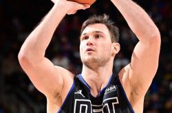 雷速体育电脑版官网下载-包含76人横扫美国男篮，加里纳利绝境逆转的词条