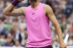 雷速体育下载-包含英国网球队轻取世界网球队，阿尔卡拉斯完成帽子戏法的词条