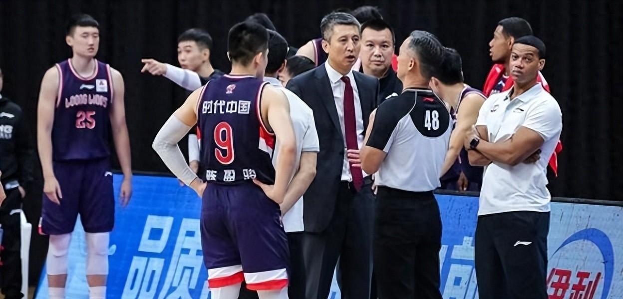 关于西藏男篮失利惨痛，球队需重新审视战术调整的信息