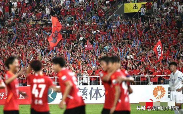 热门话题：足球比赛掀起热烈讨论！