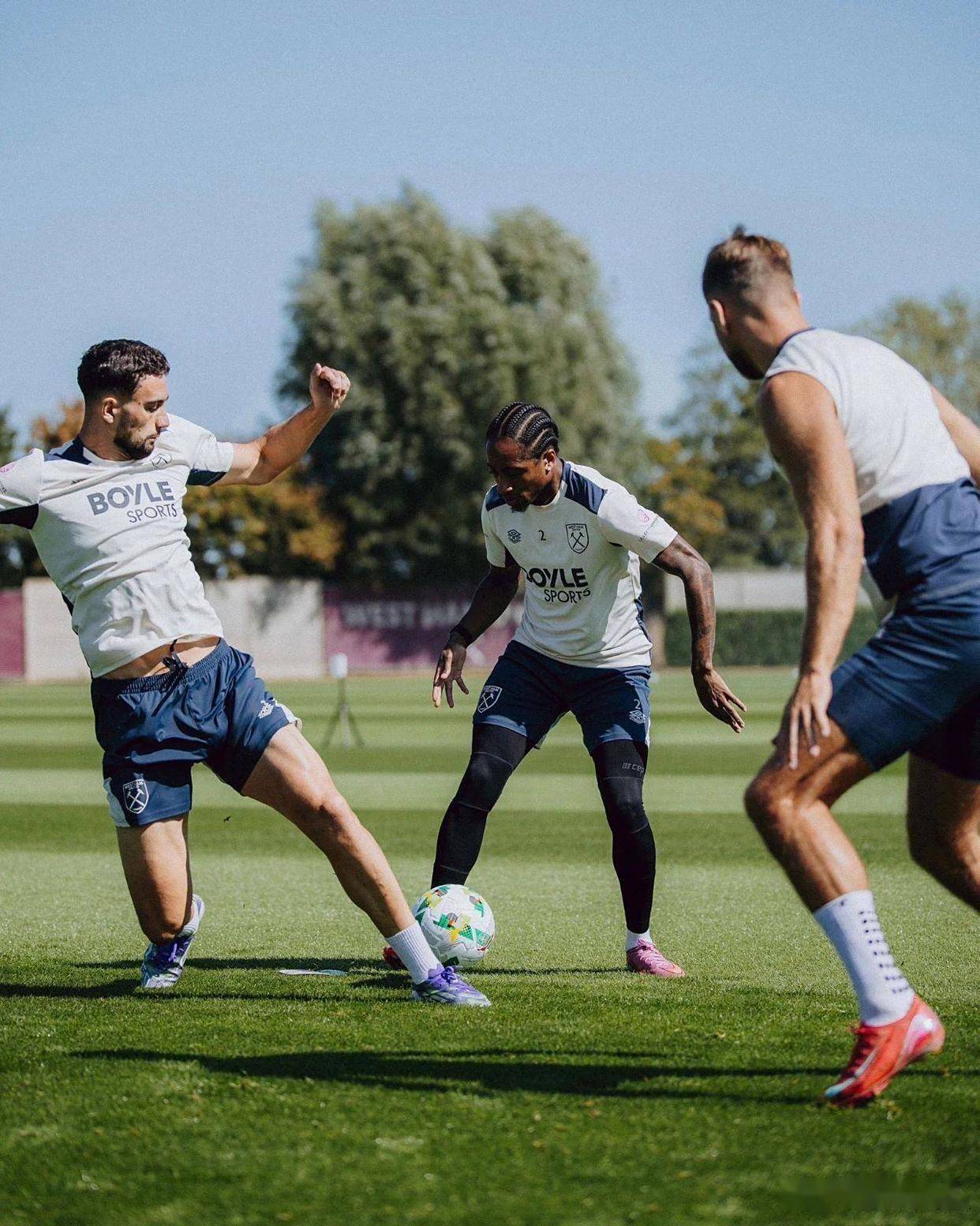 关于西汉姆联客场不敌狼队,排名下滑的信息 关于西汉姆联客场不敌狼队,排名下滑的信息