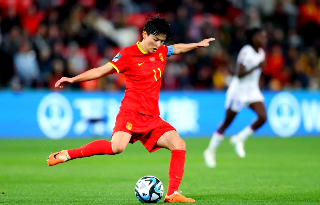 中国女足备战世预赛，全队备战全力以赴