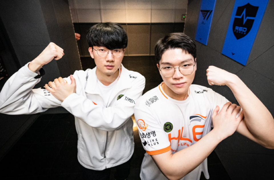 包含FNC绝杀BRO，Clid拿下关键大龙强强对话半决赛，让粉丝疯狂欢呼的词条