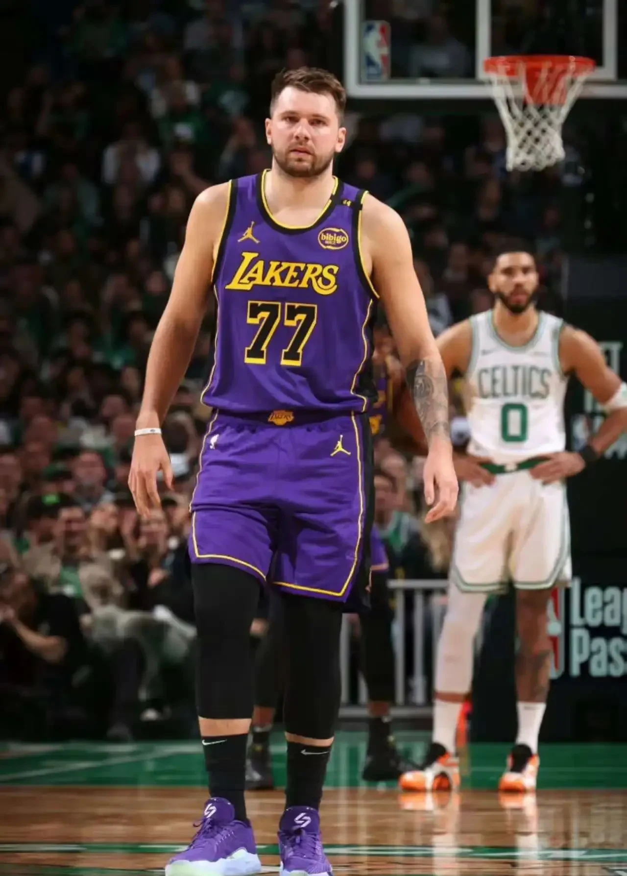 关于凯尔特人轻取爵士，东契奇送出助攻的信息