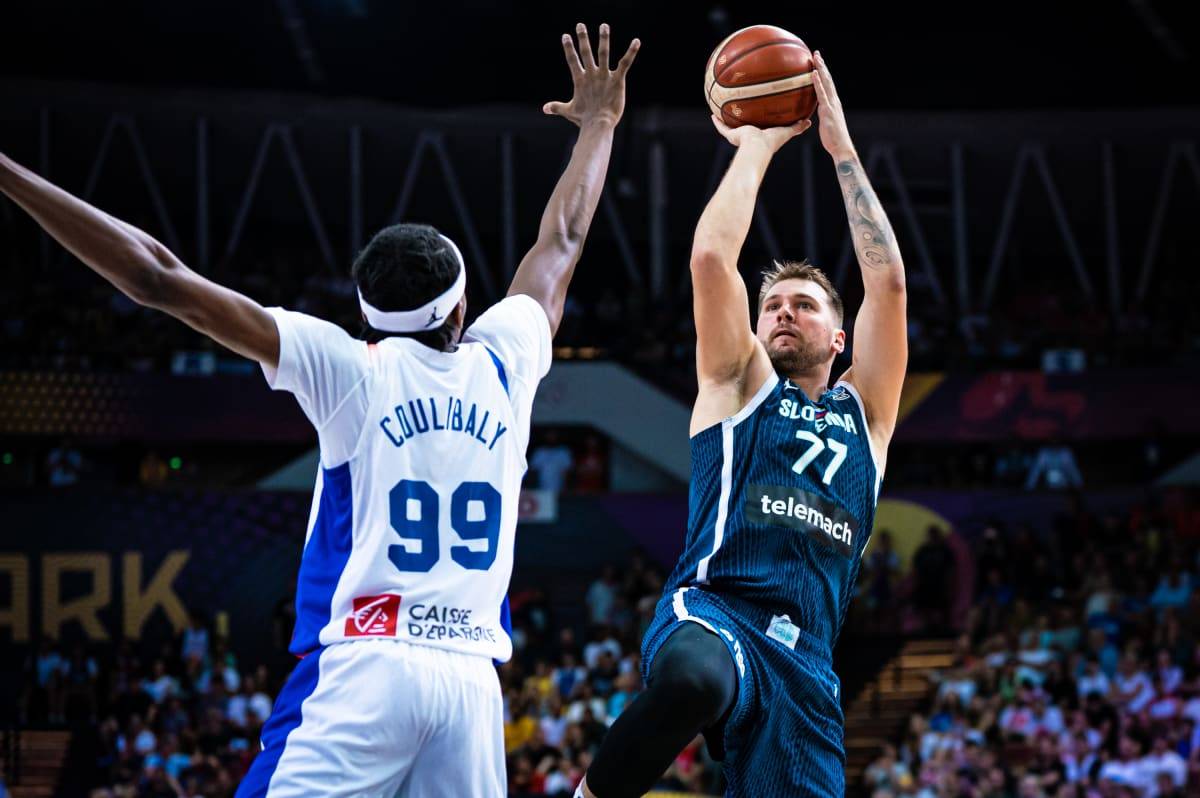 包含立陶宛男篮鏖战德国男篮,麦科勒姆爆发神勇的词条 包含立陶宛男篮鏖战德国男篮,麦科勒姆爆发神勇的词条