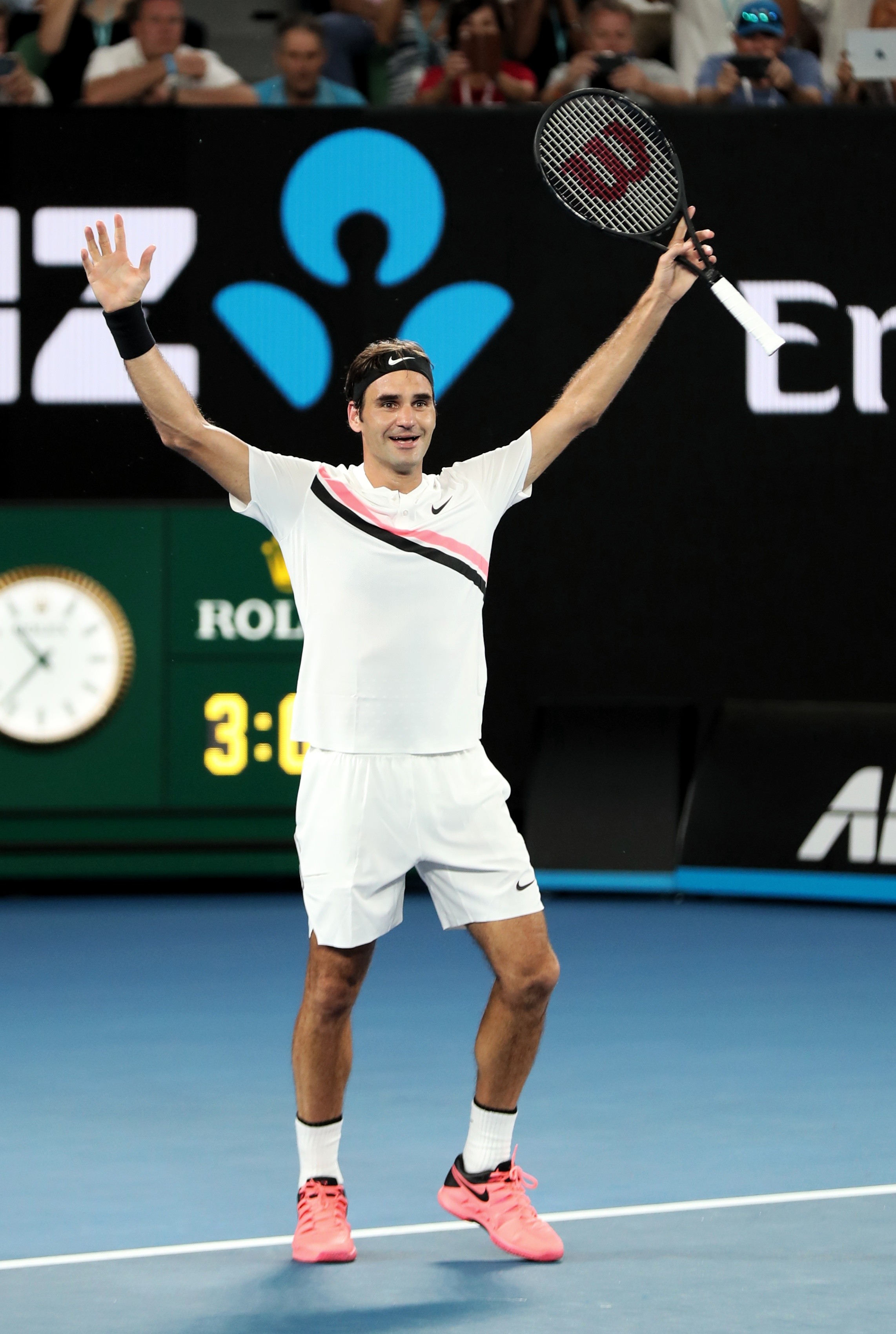 世界网球队绝地反击英国网球队,费德勒高光表现的简单介绍 世界网球队绝地反击英国网球队,费德勒高光表现的简单介绍