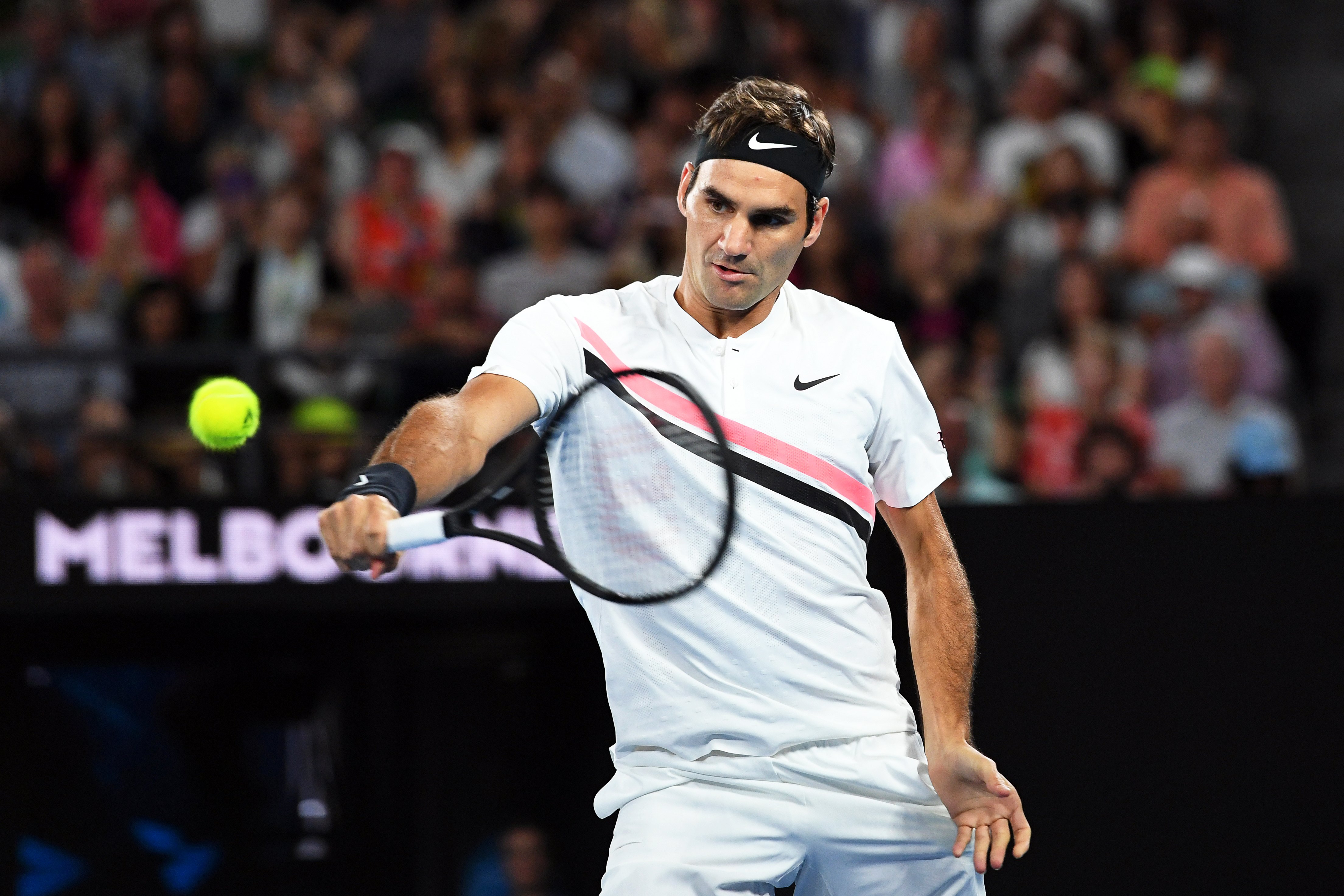 世界网球队绝地反击英国网球队,费德勒高光表现的简单介绍 世界网球队绝地反击英国网球队,费德勒高光表现的简单介绍