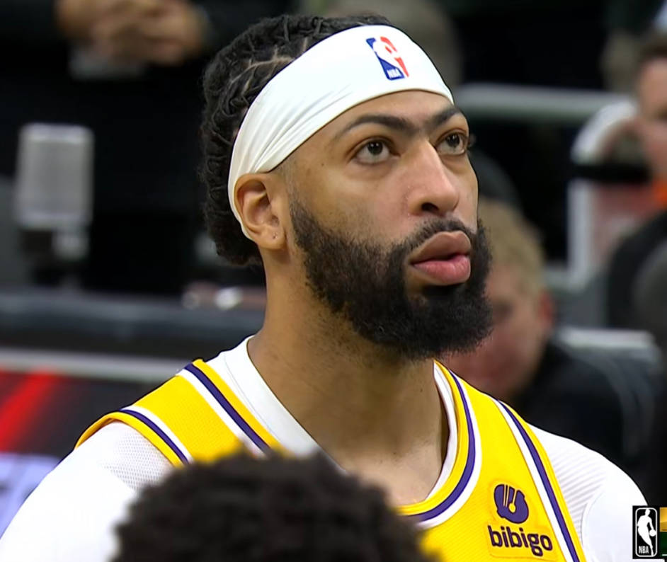 包含公牛绝地反击雄鹿，浓眉关键制胜的词条