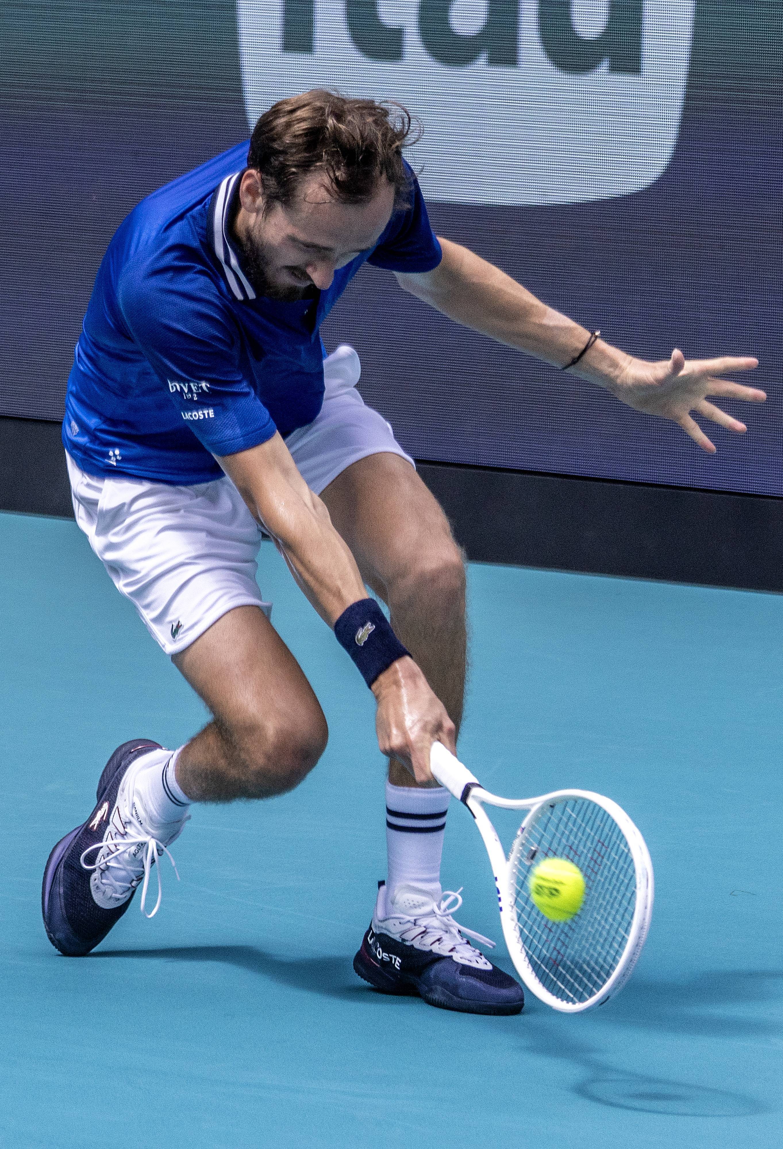 世界网球队横扫法国网球队，梅德韦杰夫高光表现的简单介绍