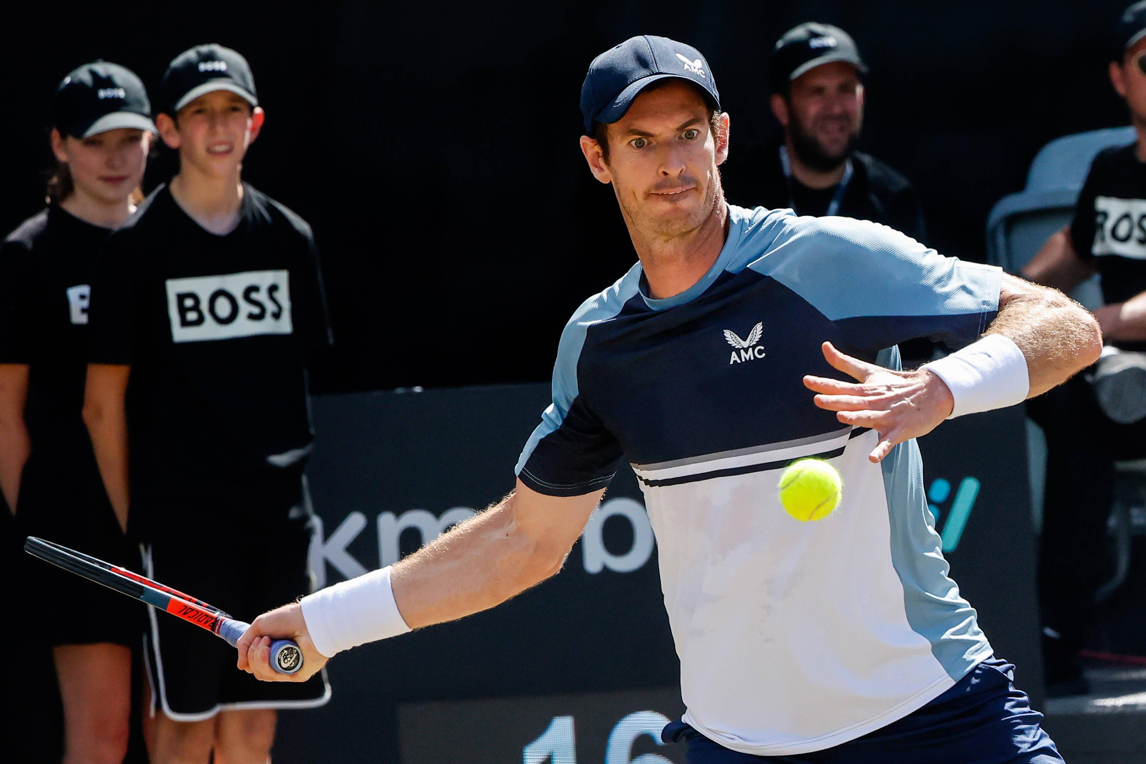 包含英国网球队险胜意大利网球队，穆雷制霸全场的词条