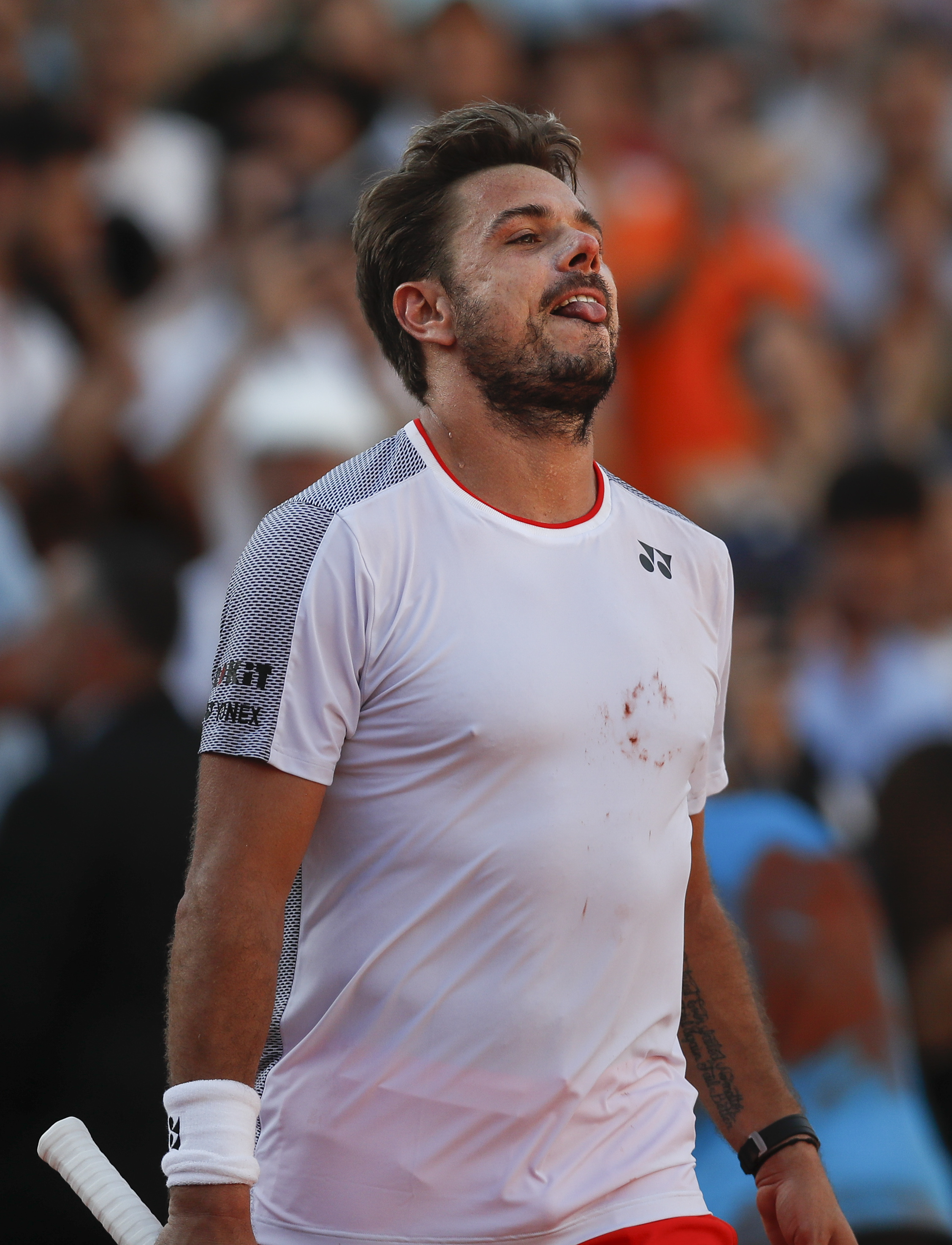 关于法国网球队险胜西班牙网球队，瓦林卡打破历史纪录的信息