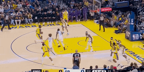 关于土耳其男篮绝地反击爵士，艾顿送出助攻的信息